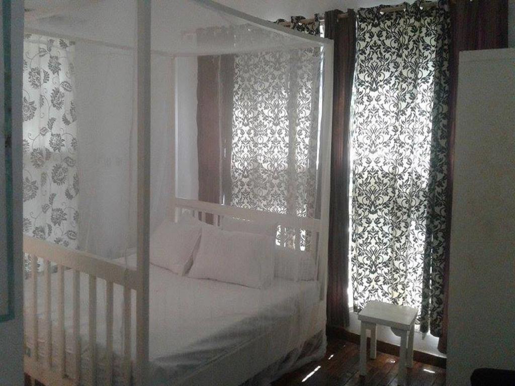 Bushman Cafe Hotel Abidjan Extérieur photo