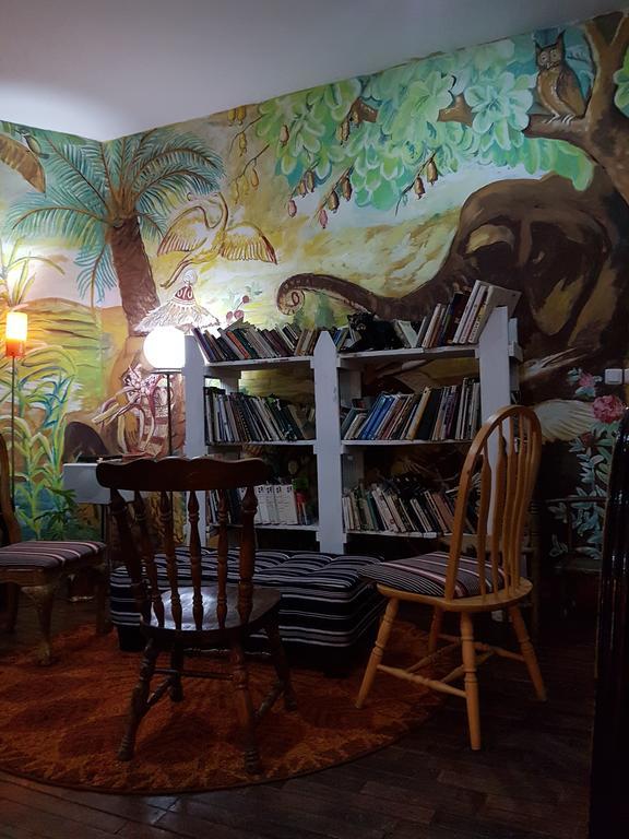 Bushman Cafe Hotel Abidjan Extérieur photo